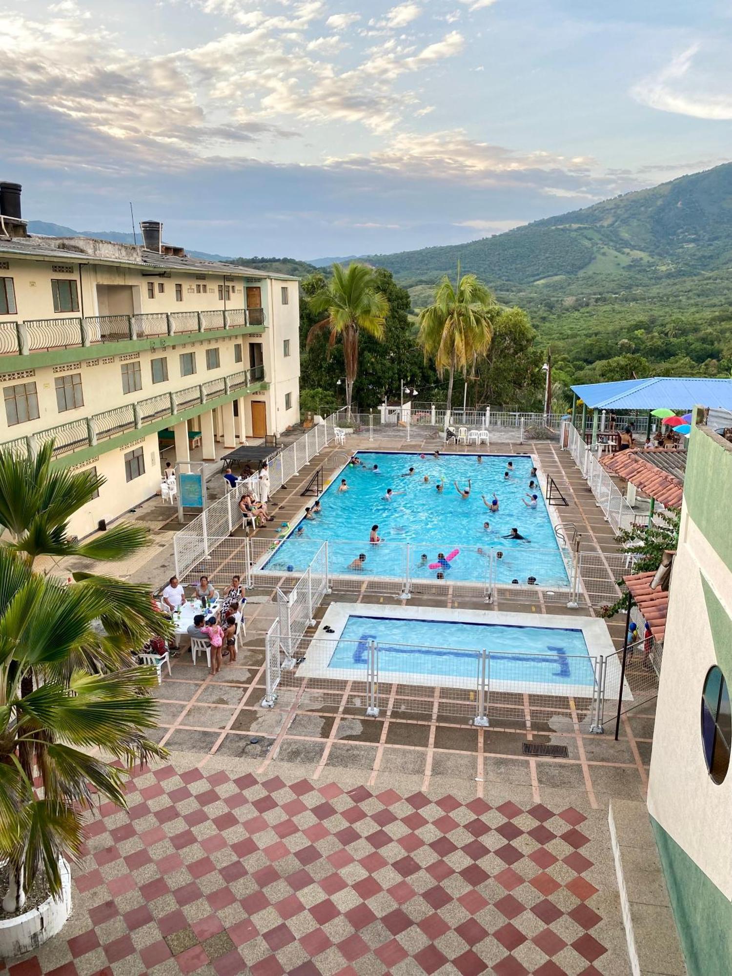 Hotel Club Vacacional Copen Tocaima Exterior foto
