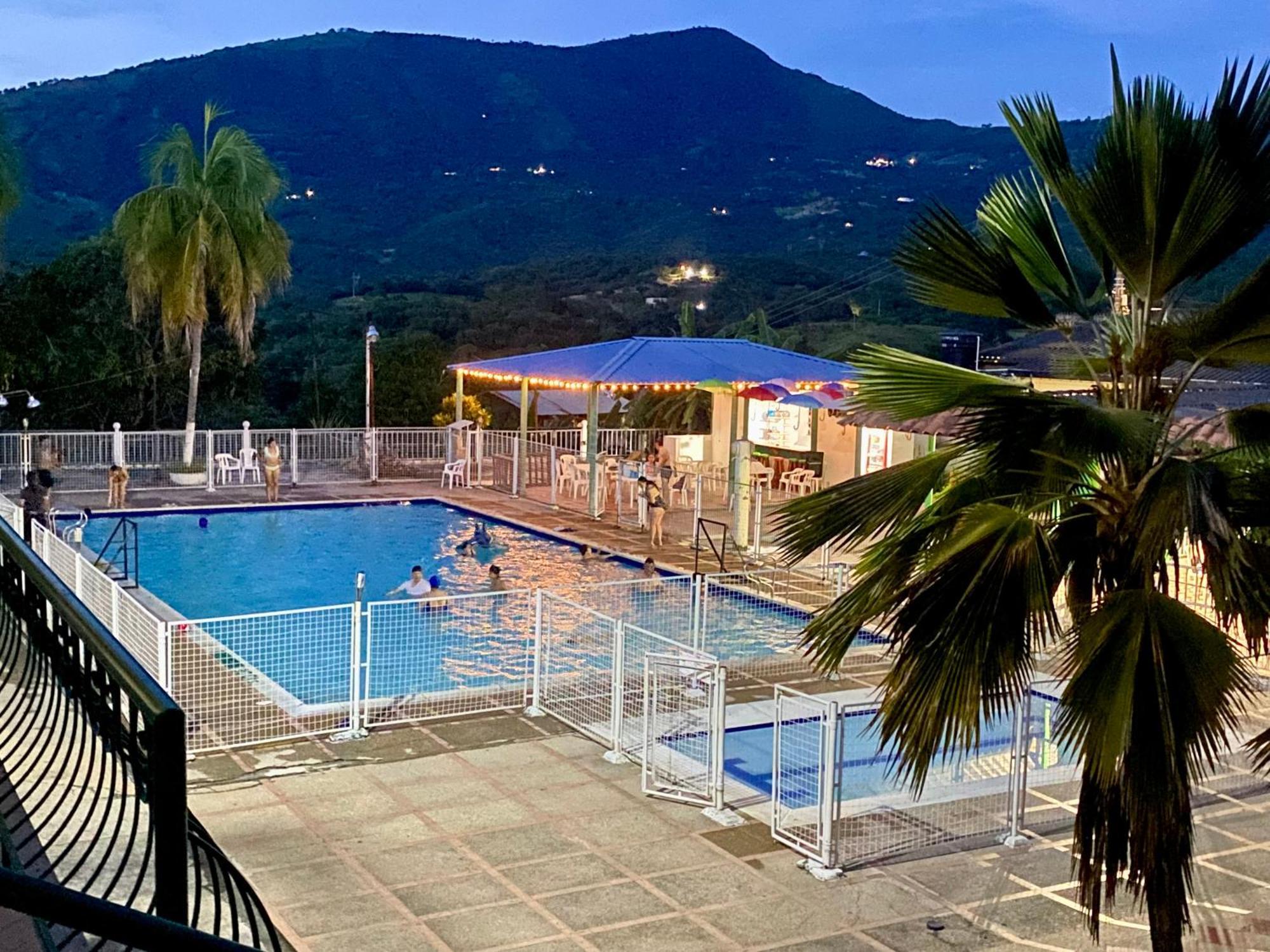 Hotel Club Vacacional Copen Tocaima Exterior foto